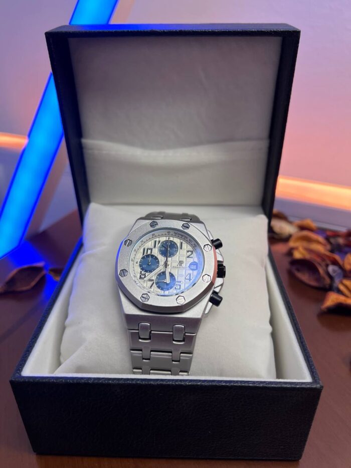 AP Royal Oak Offshore Safari  steal & blue - Image 3